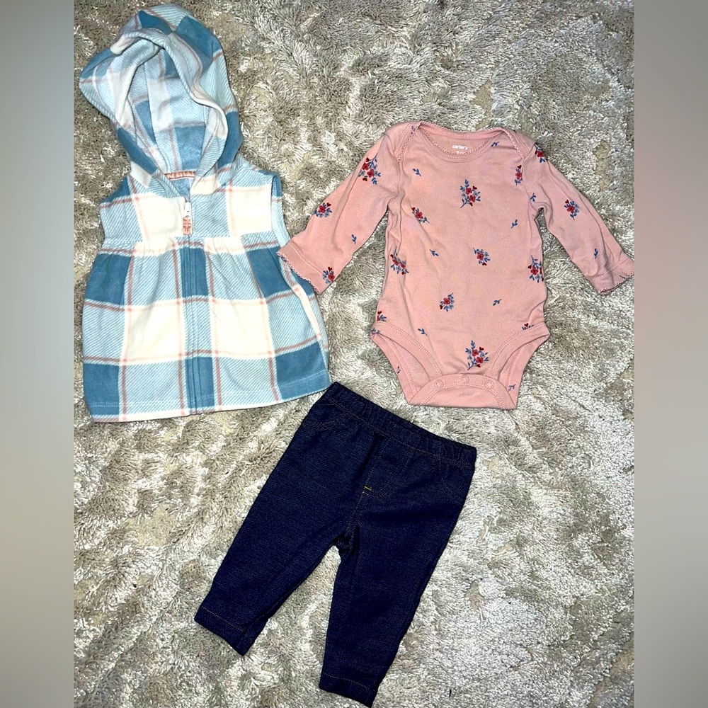 LIKE NEW! Nvr worn Carters Baby 3-Piece Little Vest Set 3 months